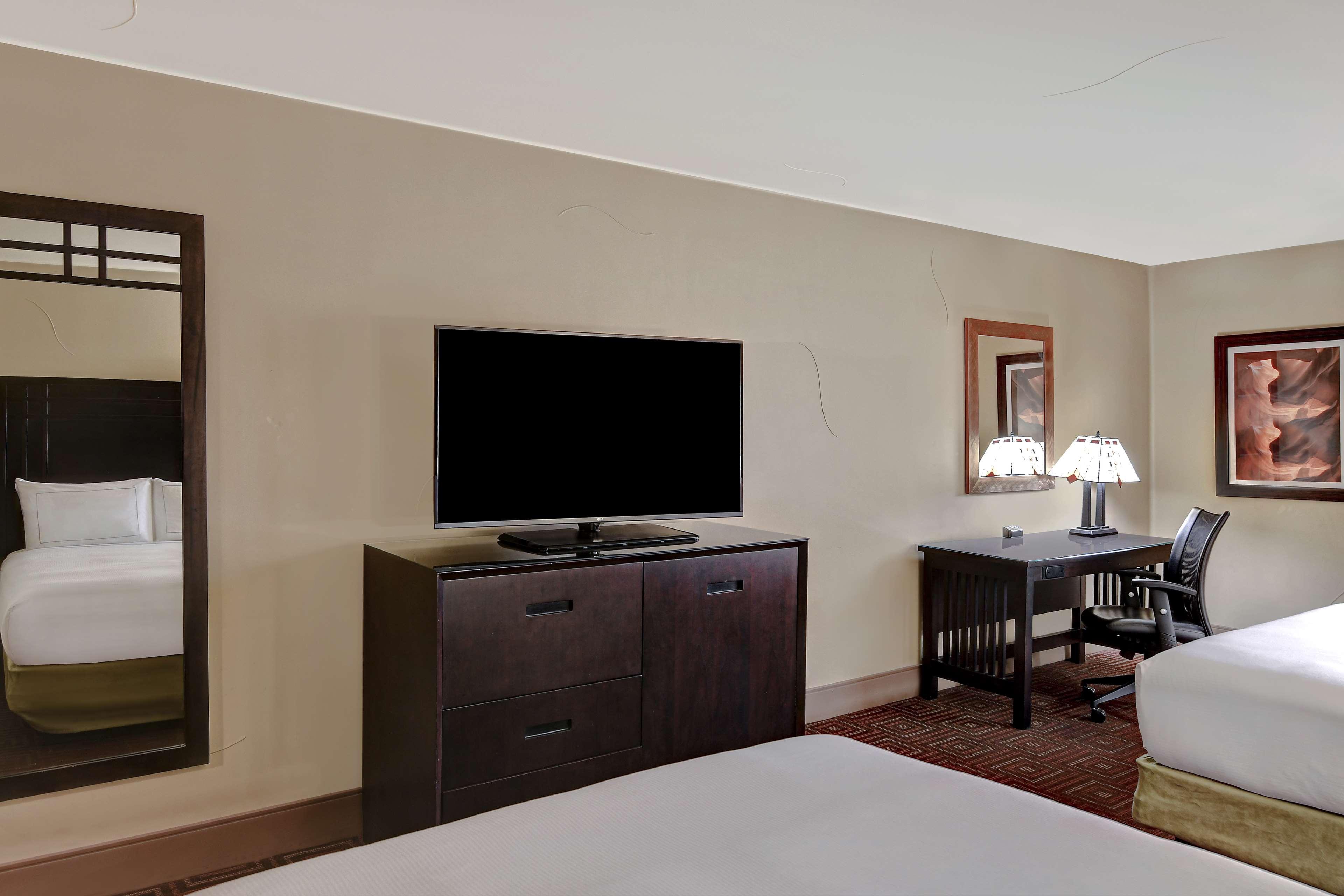 Doubletree By Hilton Phoenix- Tempe Exterior foto
