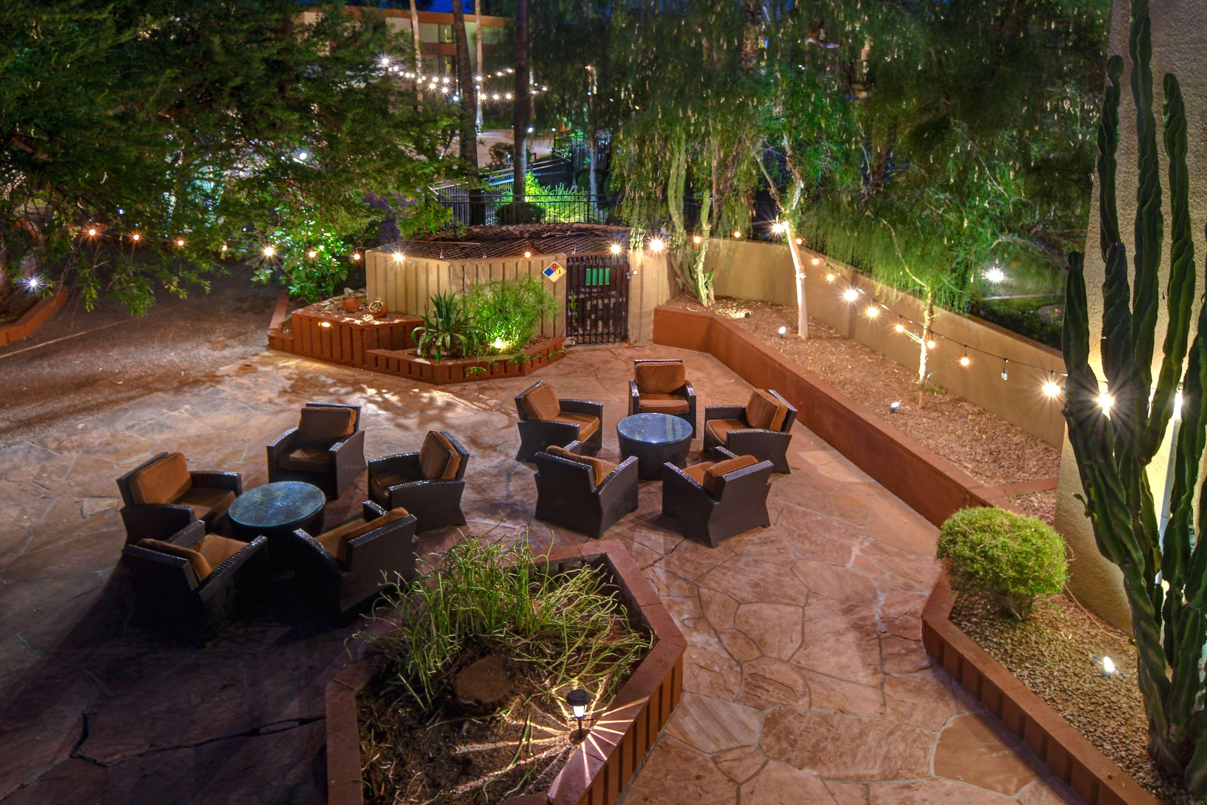 Doubletree By Hilton Phoenix- Tempe Exterior foto