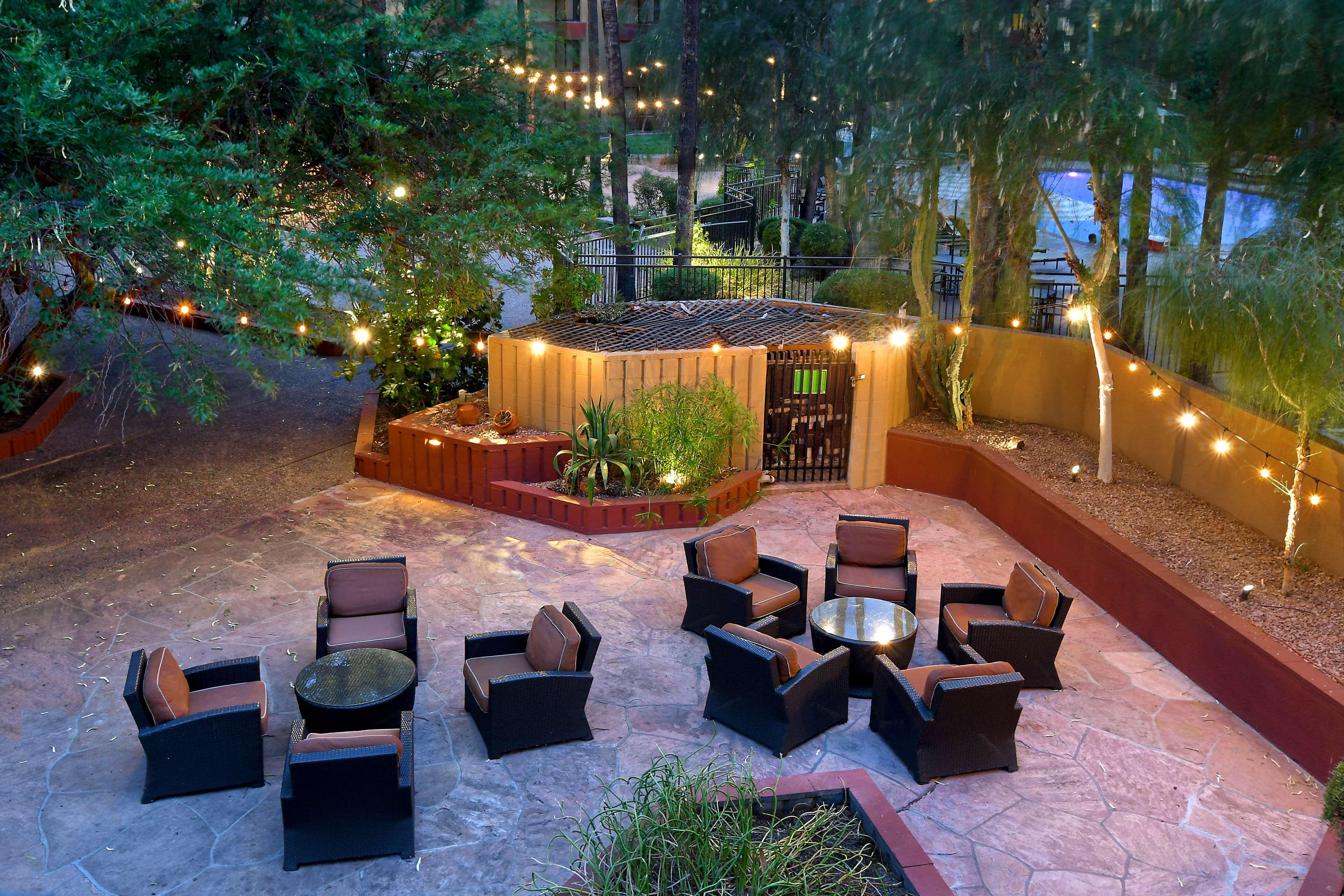 Doubletree By Hilton Phoenix- Tempe Exterior foto